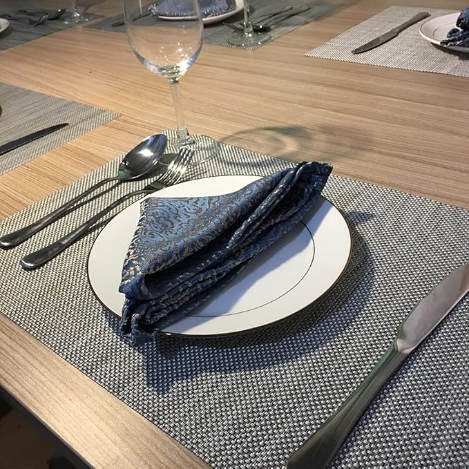 WAZAIGUR Placemats,Easy to Clean Crisscross Woven Vinyl Place Mats Durable Non-Slip Heat Resistant Table Mats,Placemats for Kitchen Table Set of 6,Silver and Black