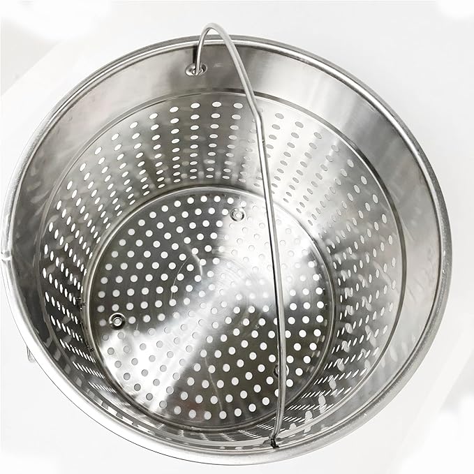 Bayou Classic KDS-982 Stainless Steel Steamer Kit Features 82-qt Stainless Stockpot with Lid, Steam Basket with Helper Handle, Single Jet 106,000 BTU Burner, 10-psi Pre-Set Regulator and 60-in Hose