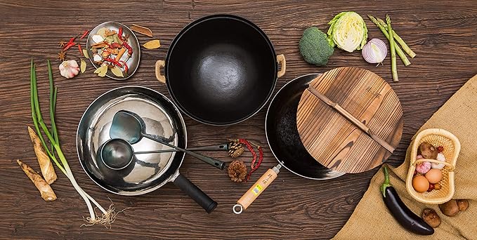 ?삡툒??ZhenSanHuan HandHammered Iron Wok Flat Bottom Induction Suitable (32CM Iron Handle with Help)