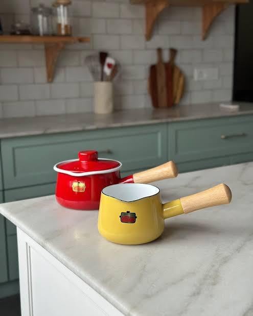 FUJIHORO JAPAN Milk Pan, White, 4.7 inches (12 cm), Solid SD-12M.W, Enamel Kitchenware, PFAS-free, Japanese Design & Craftmanship