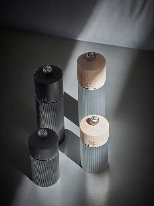 PEUGEOT - Line Salt Mill - Classic Adjustment - Aluminum and PEFC Certified Wood - Made in France - 18cm/ 7",Graphite Color.