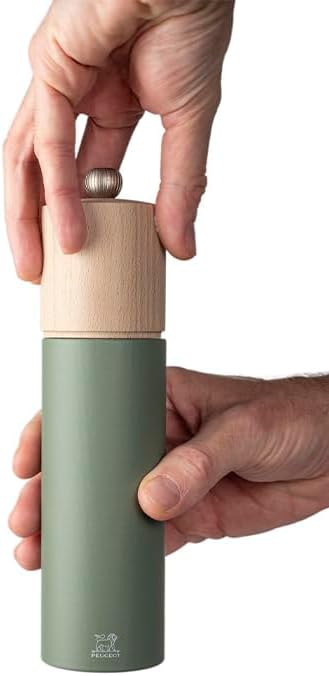 PEUGEOT - Boreal 21 cm/ 8" Pepper Mill - Classic Grind System - Made with PEFC Certified Beech Wood - Made in France - Fern Green