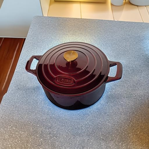 La Cuisine Enameled Cast Iron Dutch Oven Casserole Dish Pot with Lid, 5 QT 10.3??/26cm Dia. Internal Matte Black Enamel Coating Gold-Plated SS Lid Handle Oven Safe up to 500째 F, Cranberry