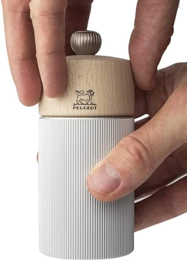 PEUGEOT- Line Salt Mill - Classic Grind Adjustment - Aluminium and Wood PEFC Certified - Made in France - Natural Color 12 cm - 4.75″