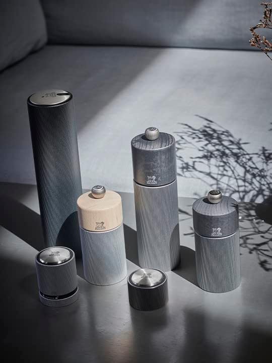 PEUGEOT - Line Salt Mill - Classic Adjustment - Aluminum and PEFC Certified Wood - Made in France - 18cm/ 7",Graphite Color.