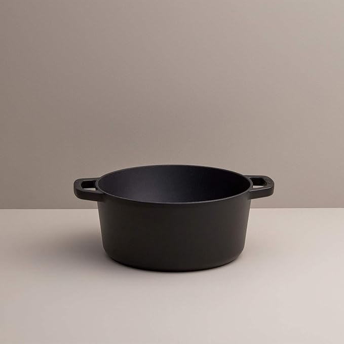 Milo by Kana 3.5-quart Enameled Cast Iron Dutch Oven with Lid | Premium Casserole Cooking Pot | Enamel Coating Inside and Out | Oven Safe and Dishwasher Friendly (Black with Gold Knob)
