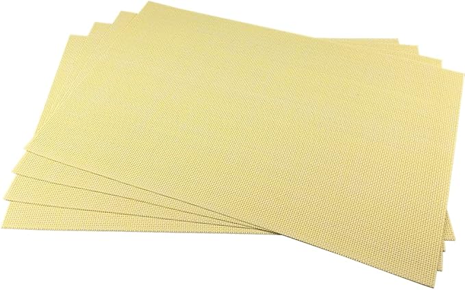 WAZAIGUR Placemats Easy to Clean Crisscross Woven Vinyl Place Mats Durable Non-Slip Heat Resistant Table Mats Placemats for Kitchen Table Set of 4,Yellow