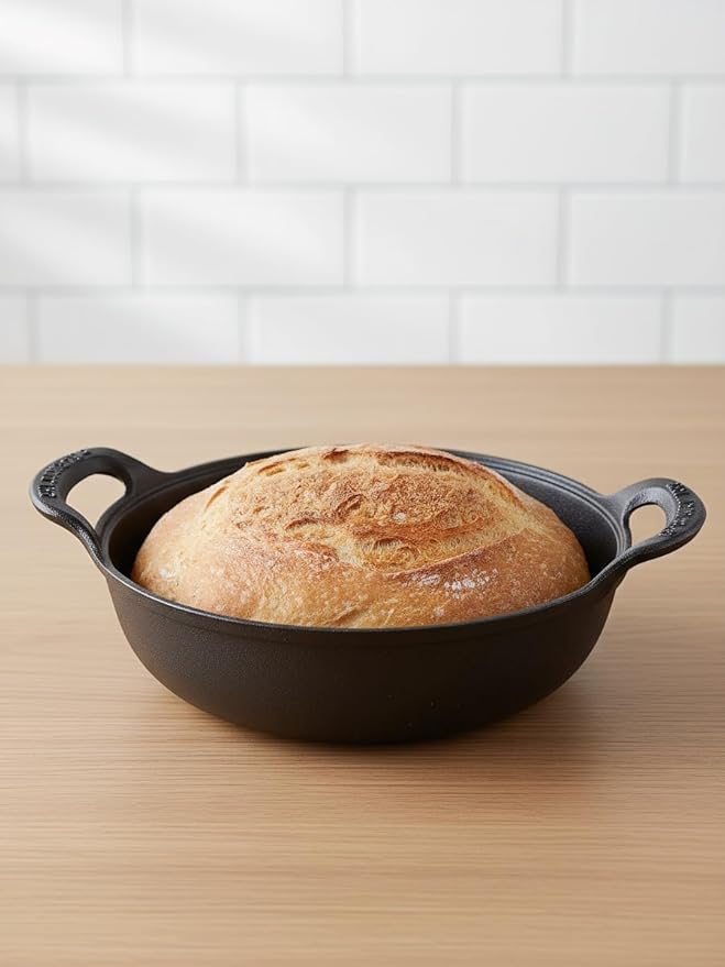 cast iron Dutch oven large-capacity pot with lid is used for baking bread and stewing meat-heavy-duty casting cooker iron pot is used for stewing, baking and bread baking. (Glass cover, 7.9in*3in)