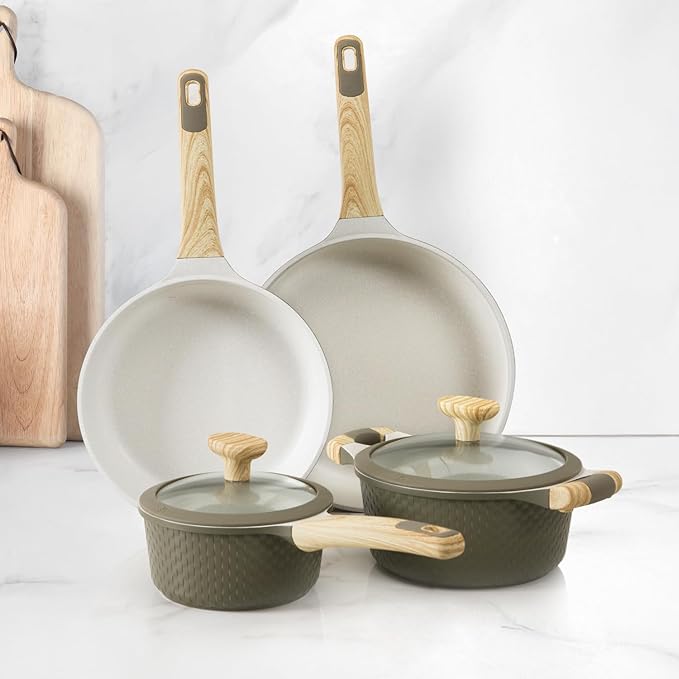 Bamb첫 6Pcs Cookware set, Die-cast Aluminum pots and pans, Nonstick frying pans and casseroles, Induction safe, PFOA-free (Green and Cream, 6 pcs)