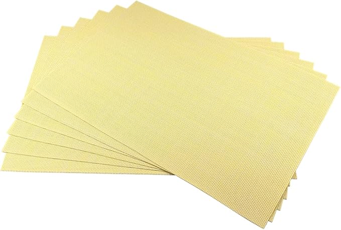 WAZAIGUR Placemats,Easy to Clean Crisscross Woven Vinyl Place Mats Durable Non-Slip Heat Resistant Table Mats,Placemats for Kitchen Table Set of 6,Yellow