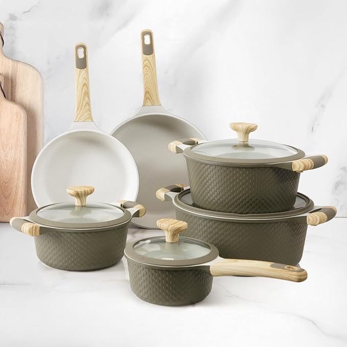 Bamb첫 10Pcs Cookware set, Die-cast Aluminum pots and pans, Nonstick frying pans and casseroles, Induction safe, PFOA-free (Green and Cream, 10 pcs)