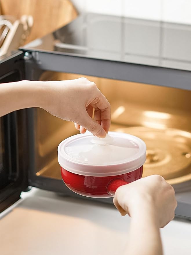LE TAUCI Soup Bowls with Silicone Lids and Handles, 15 Oz French Onion Soup Bowls, Non-Toxic Ceramic Soup Crocks for Noodles, Stew, Cereal and Chilli, Oven Microwave Dishwasher Safe, Set of 4, Red