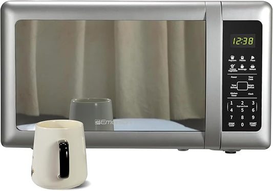 Emerson MW7601SL-N Countertop Microwave Oven with Sleek Mirrored Finish Glass Door, 700W, 10 Power Levels and 6 Pre-Programmed Settings with Child Safe Lock, 0.7. Cu. Ft., Silver