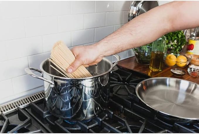 Sardel 8QT Stock Pot - Made in Italy, Stainless Steel Cooking Pot with Lid, Non Stick, Lightweight, Sturdy Heat Resistant Handles, Induction Compatible & Oven Safe
