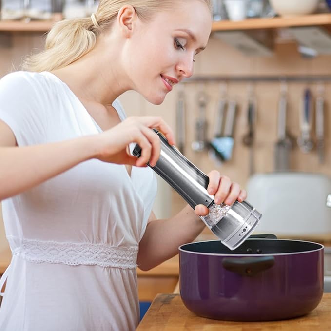 Electric Salt and Pepper Shakers ??Adjustable Coarseness Electric Rechargeable Salt and Pepper Grinder Set ??Battery Operated Pepper Mill and Salt Mill ??Stainless Steel Electric Spice Grinder Set