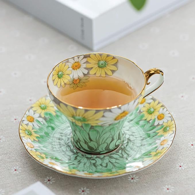 Aynsley Daisy Corset Fine Bone China Teacup and Saucer Set - 5.07oz Hand-Painted Gold-Trimmed Corset-Shape Set, Fancy Gift for Birthdays/Mother?셲 Day/Tea Lovers(Green)