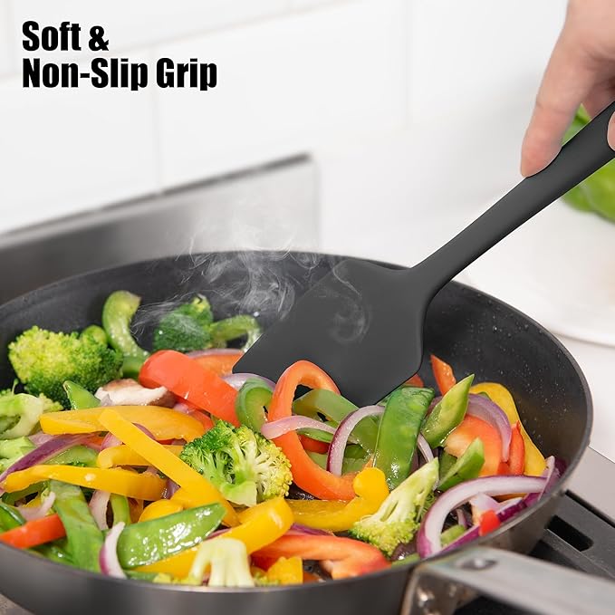600째F Heat Resistant Silicone Spatula, Doosu High Temp Flexible Kitchen Rubber Bowl Scrapers Food Grade Seamless Baking Supplies Scratch-Proof for Scraping Non-Stick Pans (Black, 11.4in)