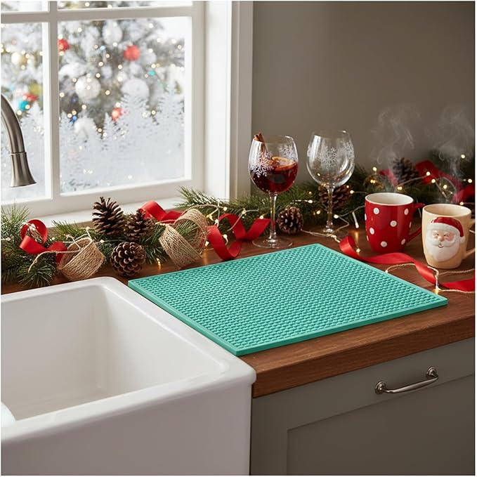 Tioncy 4 Pcs Bar Mat for Countertop 18 x 12 Inch Non Slip Cocktail Rubber Coffee Bar Service Mat for Bartending Hot Dishes Restaurants Barbershop Clippers Hot Pads, Green