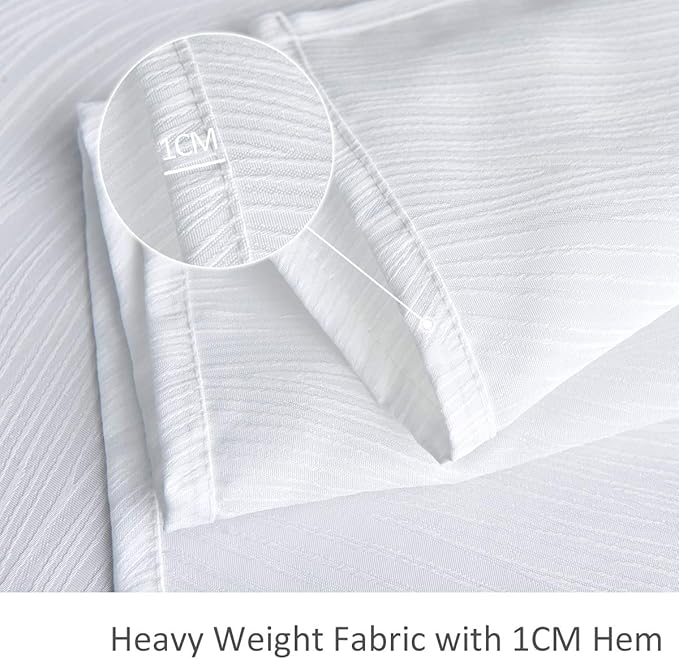 maxmill Jacquard Tablecloth Swirl Design Water Resistance Antiwrinkle Heavy Weight Soft Table Cloth for Buffet Banquet Parties Event Holiday Dinner Rectangle 60 x 84 Inch White