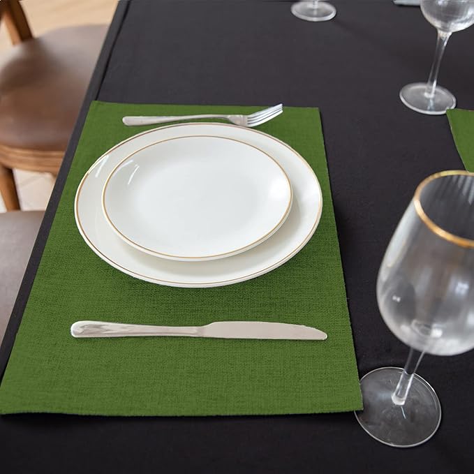 Rinpon Cloth Placemats Set of 8, Linen Type Fabric Placemats Machine Washable Heat Resistant Placemats Wrinkle Free Thick Polyester Kitchen Place Mats for Dining Table (Green)
