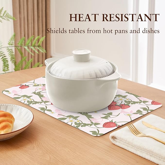 QIYI Placemats Set of 6, 12x18 Inch Faux Leather Place Mats for Kitchen Dinning, Heat Resistant Anti Slip Pink Table Mats, Waterproof Wipeable Washable Placemat Party Table D챕cor, Sweet Strawberry
