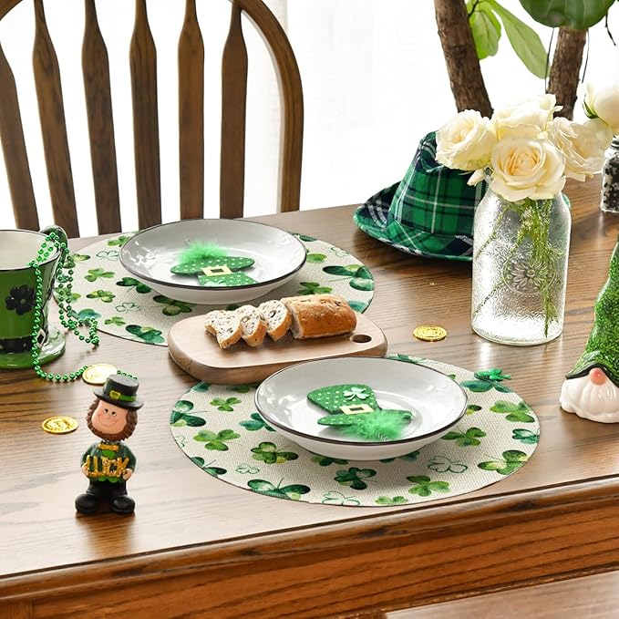Artoid Mode Lucky Shamrock St. Patrick's Day Round Placemats Set of 4,14 Inch Seasonal Spring Farmhouse Table Mats for Party Kitchen Dining Decoration