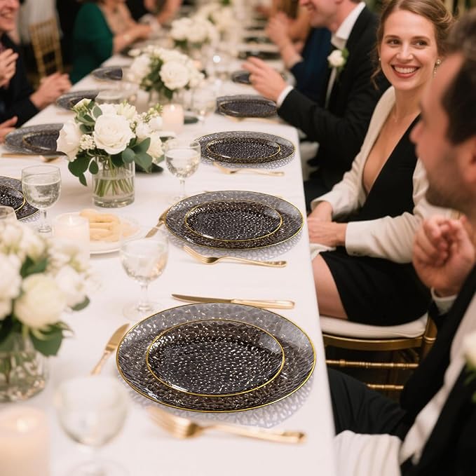 DaYammi 100 Pcs Black Gold Plastic Plates - 10 inch Clear Black Gold Dinner Plates - Hammer Pattern Design - Fancy Disposable Plate - Heavy Duty Party Plate Ideal for New Year Party and Wedding