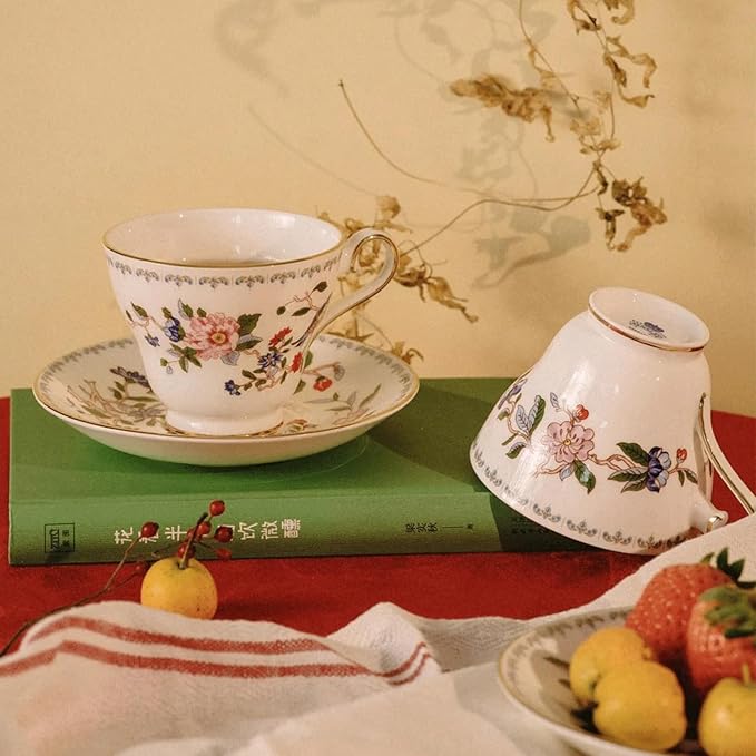 Aynsley Pembroke Stratford Fine Bone China Teacup & Saucer - 5oz (150ml), Elegant Stratford Shape, Christmas Gift for Tea Lovers, British Craftsmanship
