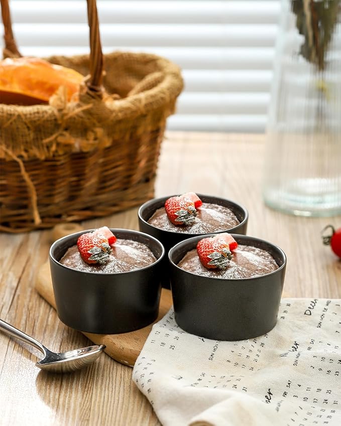 Tikooere Ramekins 4 oz, Oven Safe Souffl챕 Dishes for Creme Brulee, Souffle, Pudding, Lava Cake, Stoneware Custard Cups for Baking, Ceramic Sauce Bowls Set of 6, Kitchen Decor Gift, Matte Black