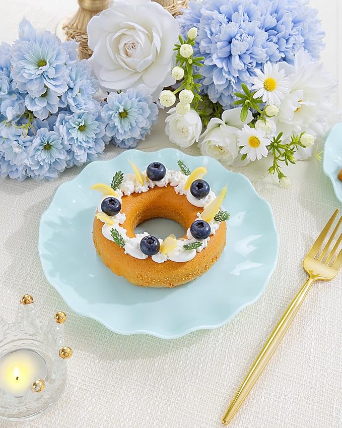 LIYH 20 Pcs 7.5 Inch Ice Blue Plastic Scalloped Plates Reusable - Unbreakable Dessert Plastic Cake Plates Dishwasher Safe Perfect for Party Birthday