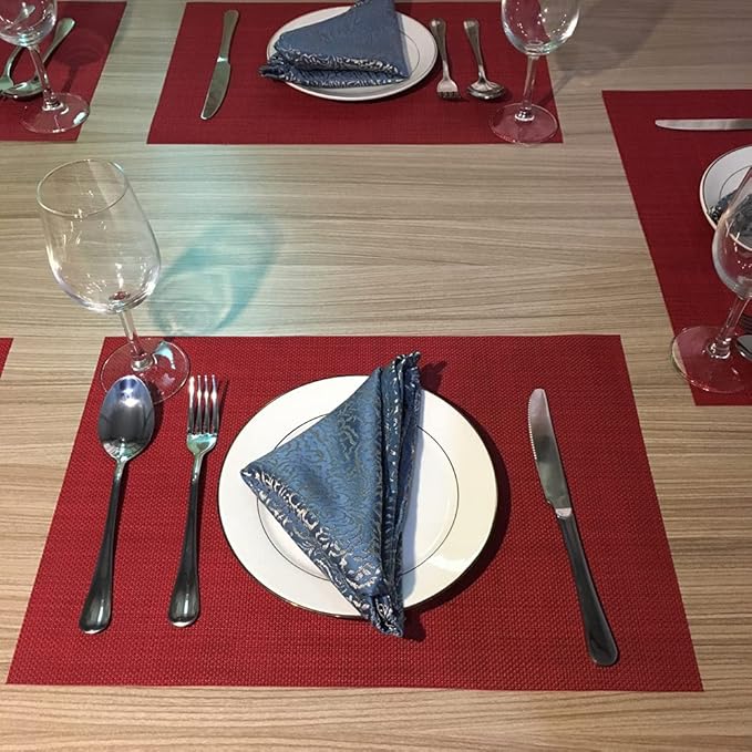 WAZAIGUR Placemats Easy to Clean Crisscross Woven Vinyl Place Mats Durable Non-Slip Heat Resistant Table Mats Placemats for Kitchen Table Set of 4,Red