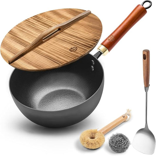WANGYUANJI 8.6-Inch Small Iron Wok with Wooden Lid and Stainless Spatula, Deep Flat Bottom One-Person Stir Fry Pan, Coating-Free Carbon Steel Wok for Induction, Gas and Electric Stoves