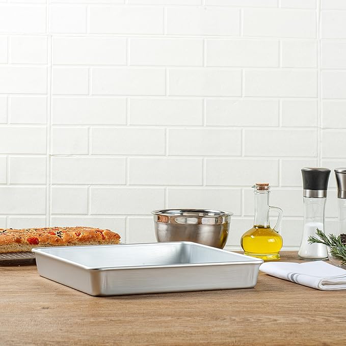 Restaurantware Square Cake Pan 12 Count 12 x 12 x 2 Inch Aluminum Square Baking Pan Straight-Sided Silver Oven-Safe Bakeware For Professional Bakers