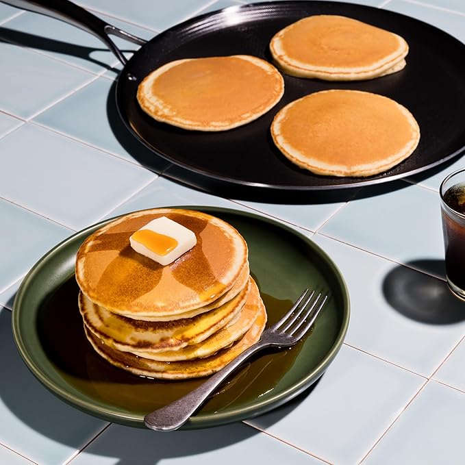 HexClad Hybrid Nonstick 13-Inch Griddle Pan, Stay-Cool Handle, Dishwasher-Friendly, Oven-Safe Up to 900째F, Induction Ready, Compatible with All Cooktops