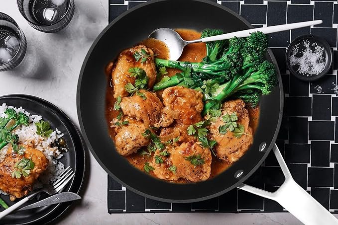 MsMk 12 1/2 inch Non Stick Frying Pan with Lid,Titanium and Ceramic Nonstick Large Skillet竊똕tay-Cool Handle,Scratch-resistant,Non-Toxic,Induction竊똃ishwasher Safe, Oven Safe to 700째F