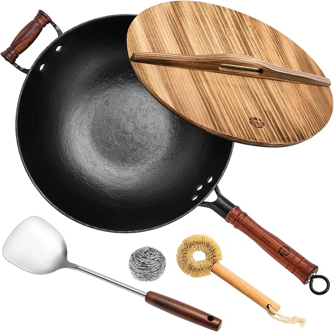 WANGYUANJI 13.4 Inch Traditional Cast Iron Wok with Wooden Lid and Stainless Spatula, Flat Bottom Double-Handle Chinese Stir Fry Pan, Uncoated Cast Iron Wok for Induction, Gas and Electric Stoves