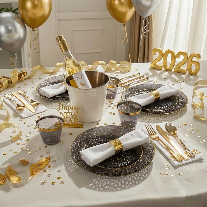 DaYammi 100 Pcs Black Gold Plastic Plates - 10 inch Clear Black Gold Dinner Plates - Hammer Pattern Design - Fancy Disposable Plate - Heavy Duty Party Plate Ideal for New Year Party and Wedding