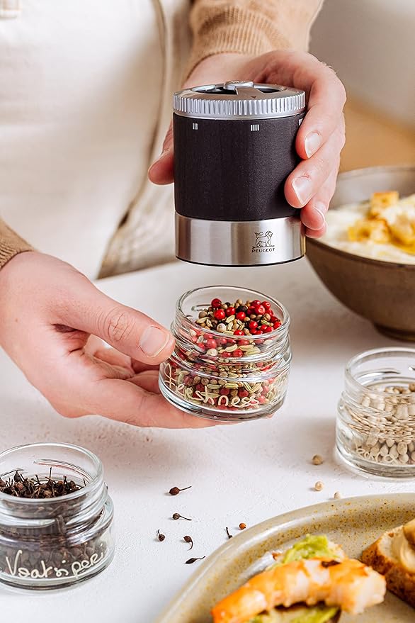 PEUGEOT - Maestro Pepper Bar - 10cm Pepper Mill with U'Select Adjustment - 3 Premium Peppercorns, 3 Interchangeable Empty Vials, Felt - Made in France - PEFC Wood & Stainless Steel - Graphite Color