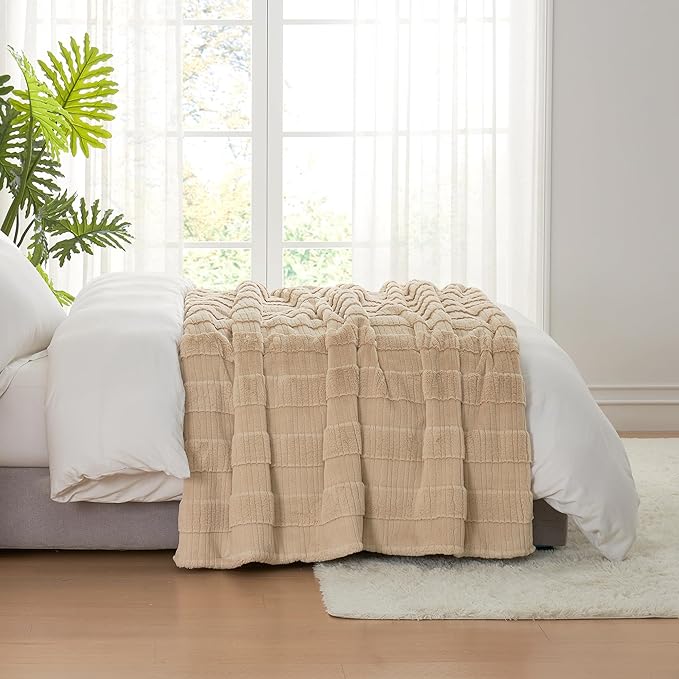 Am챕lie Home Luxury Striped Faux Fur Throw Blanket for Bed Queen Size, Soft Cozy Fuzzy Fluffy Plush Gift Blankets for Women, 88"x90", Beige