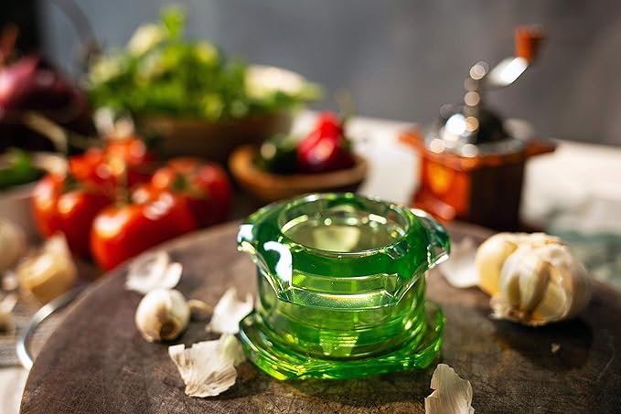 Nextrend Garlic Twister 4th Gen ??Garlic Mincer & Garlic Press in One, for Ginger, Herbs, Nuts & more, BPA-Free, Dishwasher Safe, 3?? Clove Capacity - Green