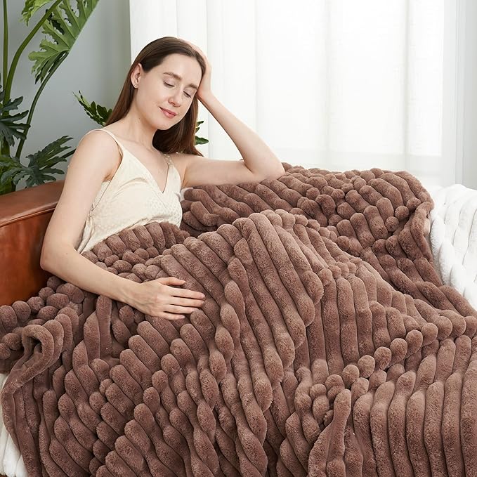 Am챕lie Home Faux Fur Throw Blanket for Couch, Cozy Fuzzy Fluffy Fur Luxurious Soft Striped Plush Gift Blankets for Family Sofa Chair Bedroom, 55"x70", Light Coffee