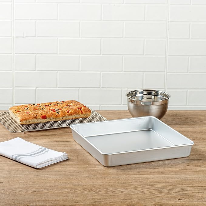 Restaurantware Square Cake Pan 12 Count 12 x 12 x 2 Inch Aluminum Square Baking Pan Straight-Sided Silver Oven-Safe Bakeware For Professional Bakers