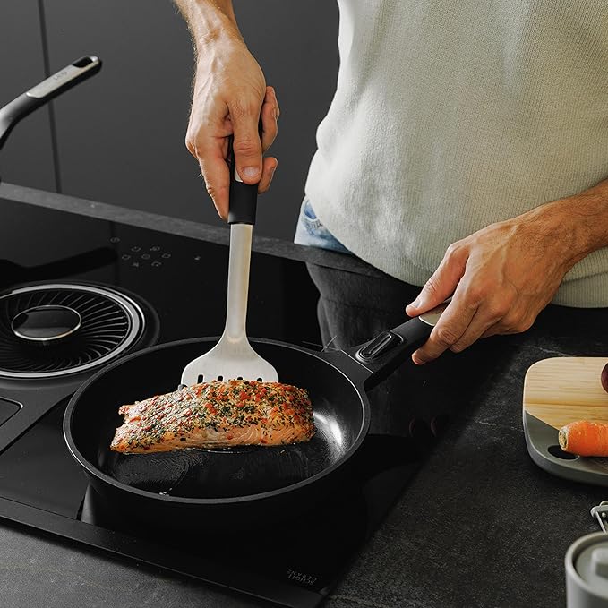 Berghoff Phantom 2Pc Nonstick Ceramic Frying Pan Set Detachable Handle Recycled Cast Aluminum CeraGreen Non-toxic Coating Induction Pan Oven-to-table Cookware Full Disk