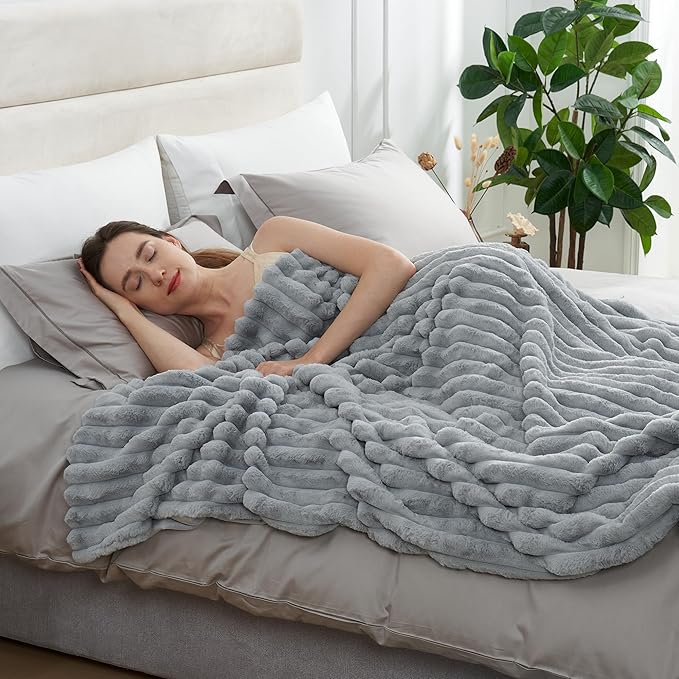 Am챕lie Home Faux Fur Throw Blanket for Couch, Cozy Fuzzy Fluffy Fur Luxurious Soft Striped Plush Gift Blankets for Family Sofa Chair, 60"x80", Light Grey