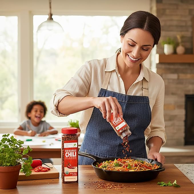Crushed Red Pepper Flakes Organic 9.52 oz - Chili Flakes Seasoning for Cooking - 100% Pure and Natural, USDA Organic, Kosher, Non-GMO Seasoning for Cooking and Dressigns - The Holly Tree