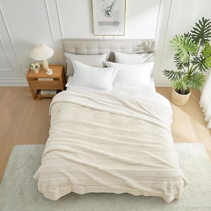 Am챕lie Home Luxury Striped Faux Fur Throw Blanket for Couch, Soft Cozy Fuzzy Fluffy Soft Plush Blankets Sofa Chair Gift Blankets for Women, 55"x70", Ivory