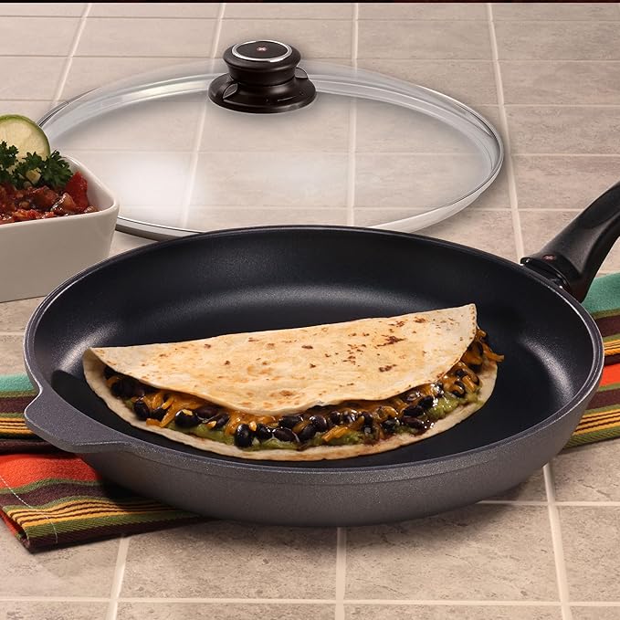 Swiss Diamond Frying Pans Nonstick with Lid, Features Nonstick Diamond Coated Aluminum Skillets and Oven Safe Frying Pans with Lids, Cover Included, 11 Inch