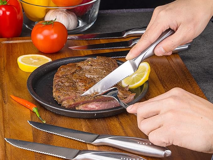 WELLSTAR Serrated Steak Knife Set of 6, Razor Sharp German Steel Blade 4.75 inch and Comfortable Stainless Steel Hollow Handle Durable Diner Table Knives Pack for Home Restaurant