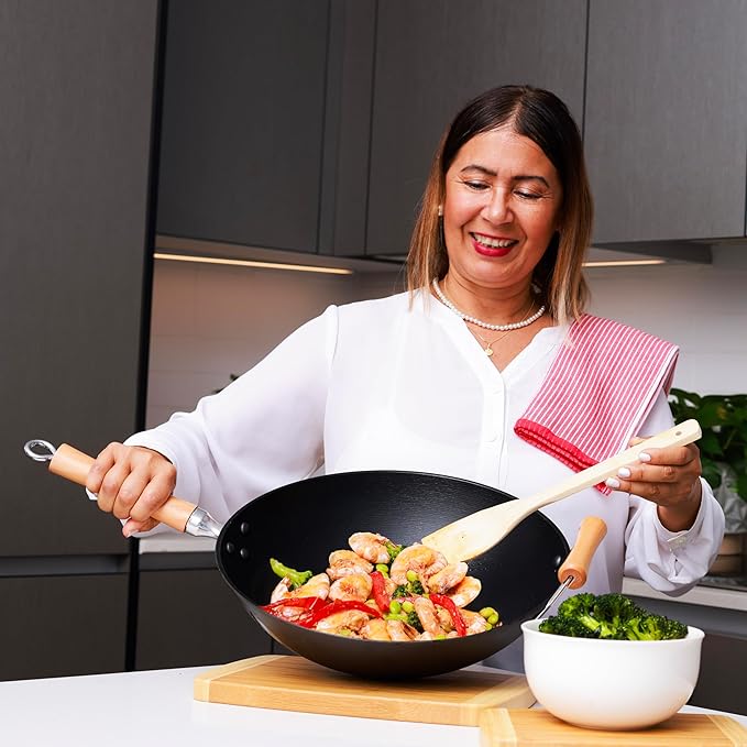 Joyce Chen 23-0003, Lightweight Cast Iron Stir Fry, 11.5-Inch
