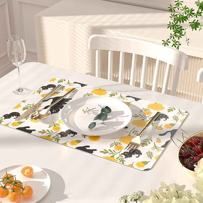 QIYI Placemats Set of 6, 12x18 Inch Faux Leather Place Mats for Kitchen Dinning, Heat Resistant Anti Slip Flower Table Mats, Waterproof Wipeable Washable Placemat Party Table D챕cor, Cute Black Kittens